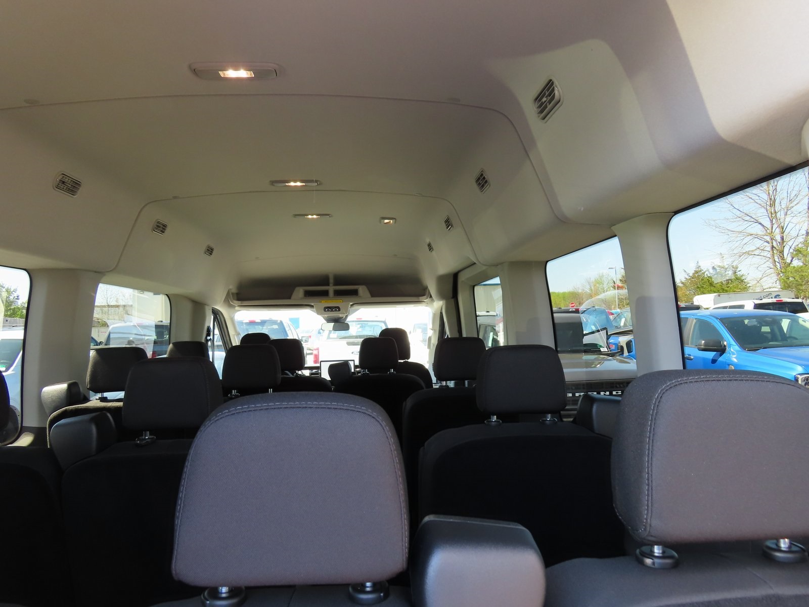 Vehicle image 18 of 22