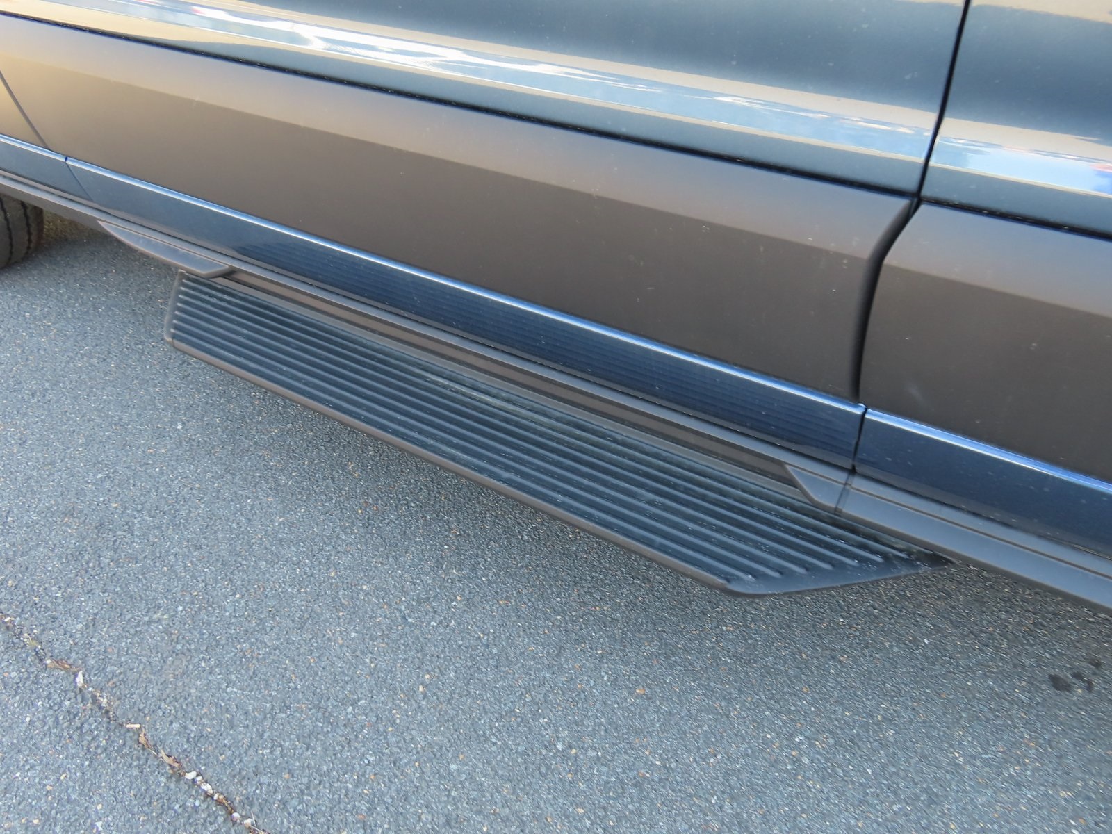 Vehicle image 9 of 22