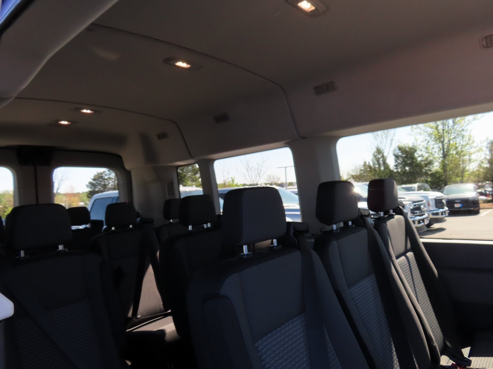 Vehicle image 17 of 22