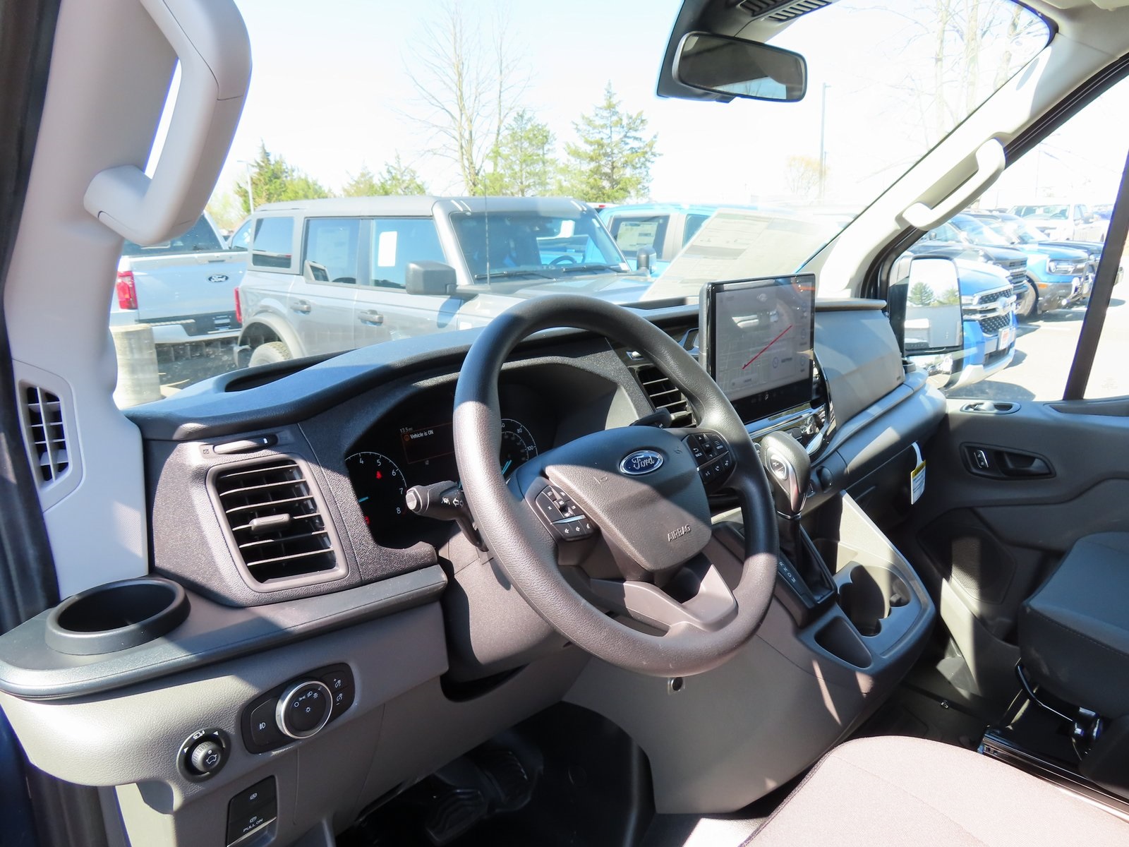 Vehicle image 10 of 22