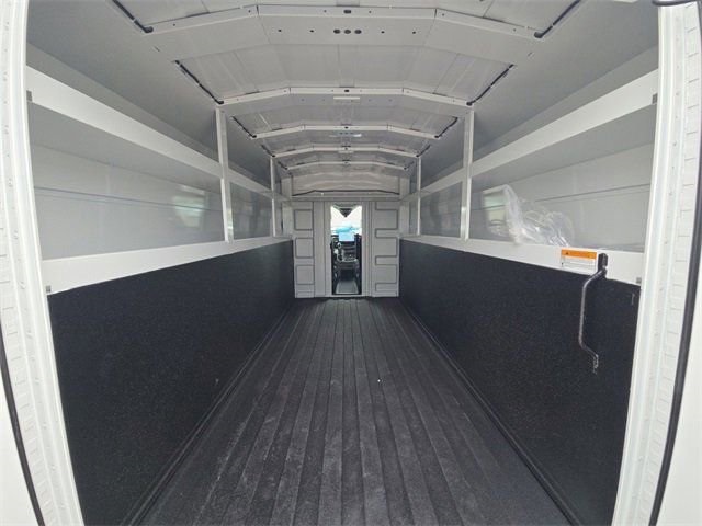 2025 Ford Transit Base Image 17 of 64