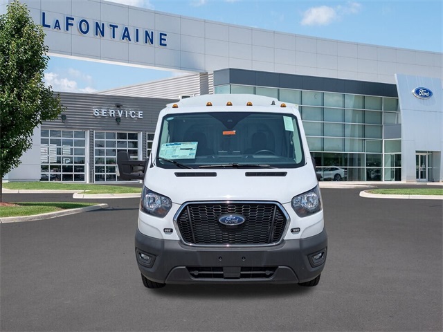 2025 Ford Transit Base Image 2 of 64