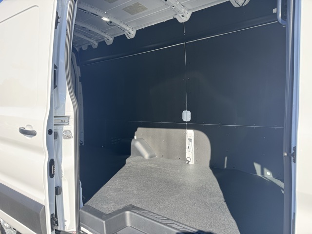 2025 Ford Transit Base Image 14 of 35