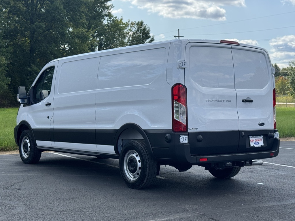 2025 Ford Transit Base Image 9 of 37