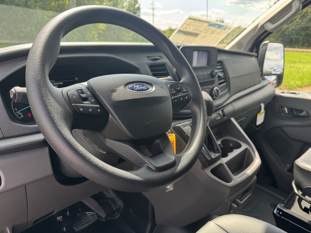 2025 Ford Transit Base Image 23 of 37