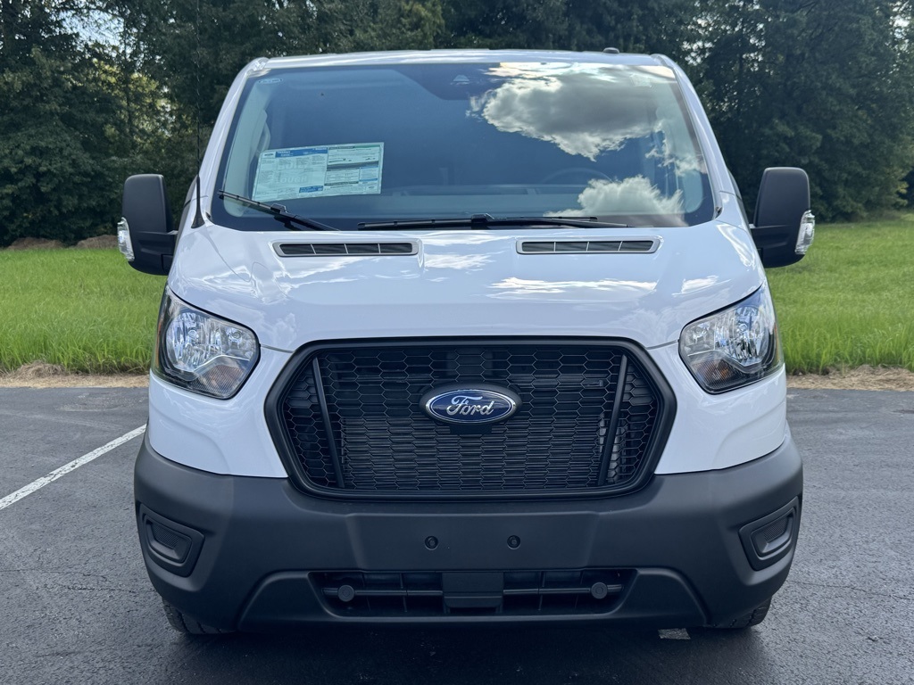 2025 Ford Transit Base Image 4 of 37