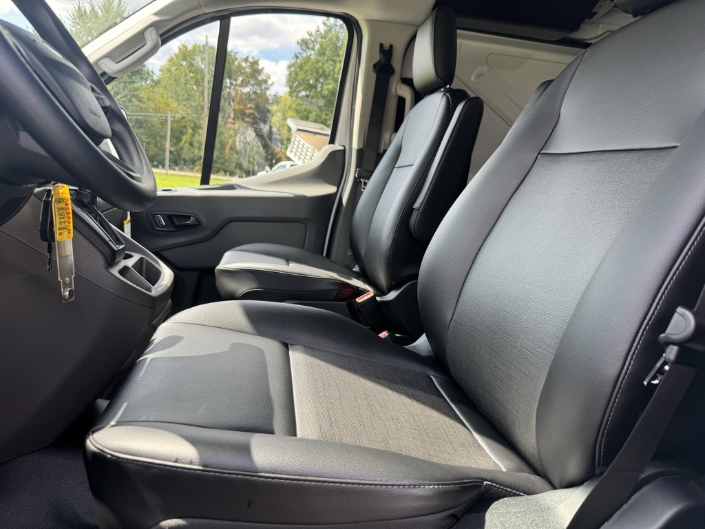 2025 Ford Transit Base Image 20 of 37