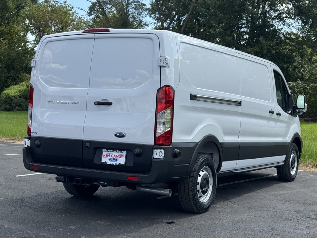 2025 Ford Transit Base Image 7 of 37