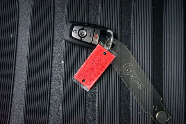 Vehicle image 28 of 36