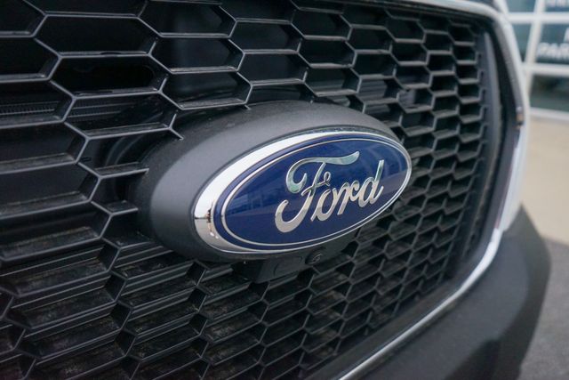 Vehicle image 19 of 36