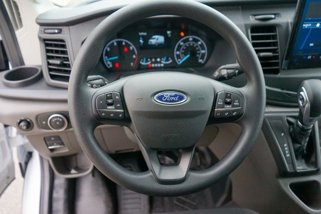 Vehicle image 22 of 36