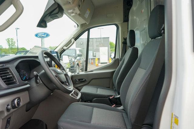 Vehicle image 21 of 36
