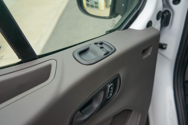 Vehicle image 20 of 36