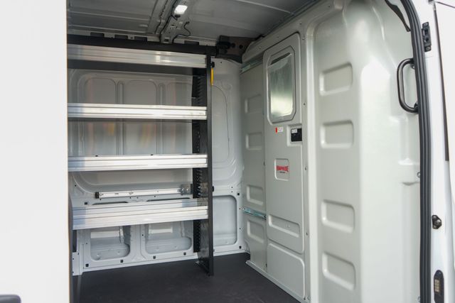 Vehicle image 34 of 36