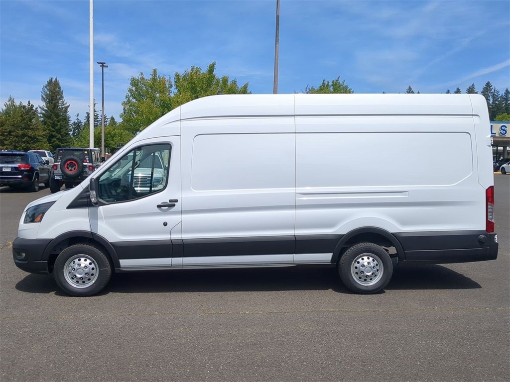 2025 Ford Transit Base Image 7 of 31