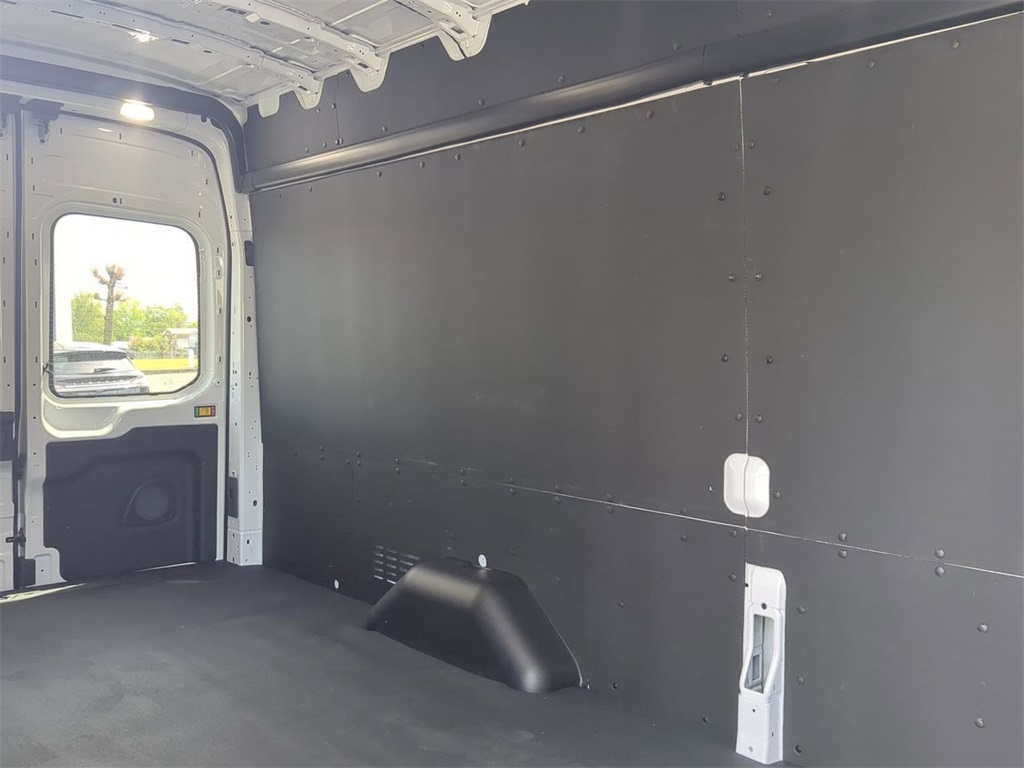2025 Ford Transit Base Image 26 of 31