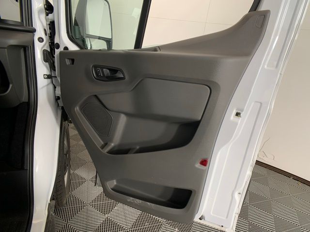2025 Ford Transit XL Image 34 of 38