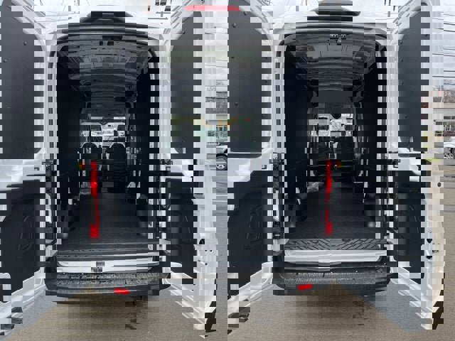 Vehicle image 5 of 12