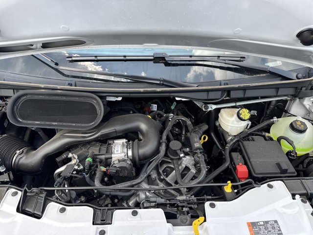 Vehicle image 9 of 32