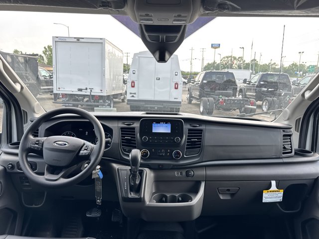 Vehicle image 12 of 32