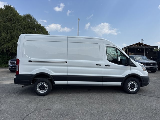 Vehicle image 4 of 32