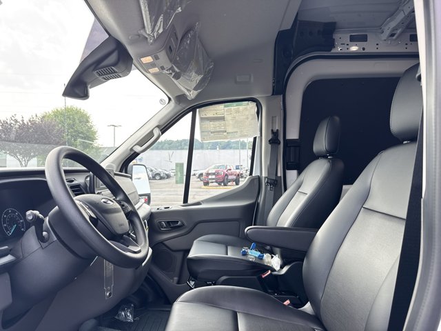 Vehicle image 11 of 32