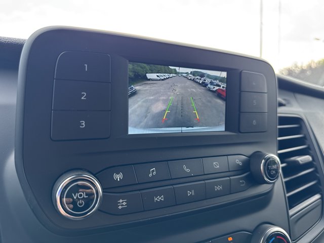 Vehicle image 19 of 32