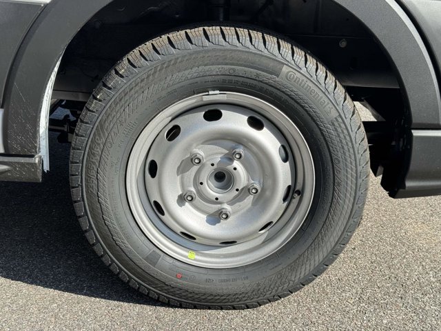 Vehicle image 24 of 25