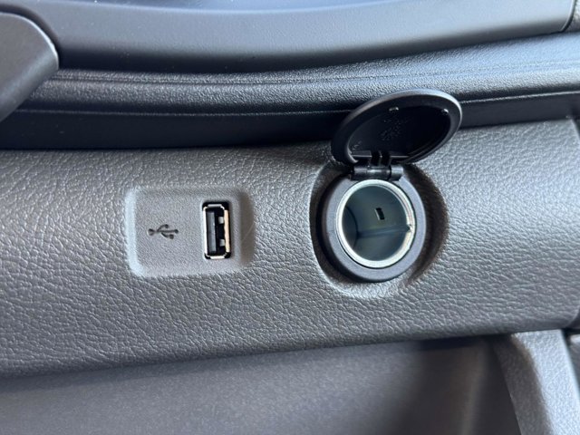 Vehicle image 13 of 25
