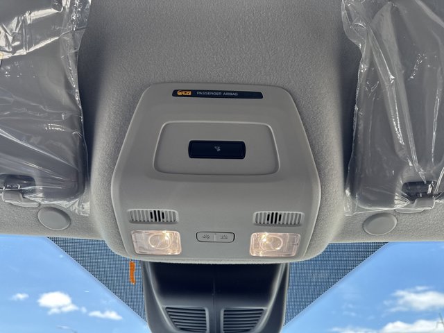Vehicle image 17 of 31