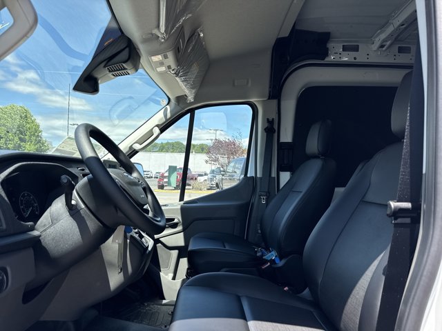 Vehicle image 11 of 31