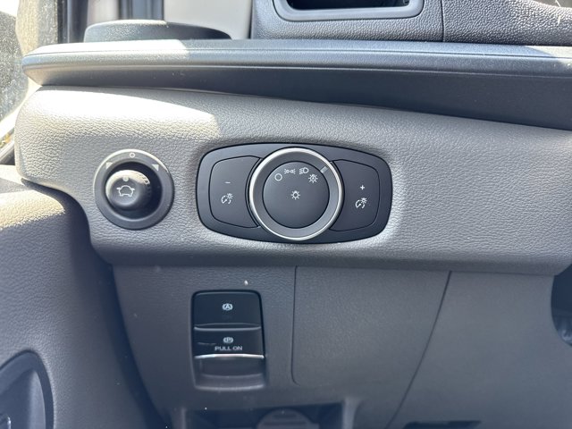 Vehicle image 22 of 31
