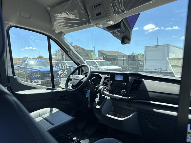 Vehicle image 15 of 31