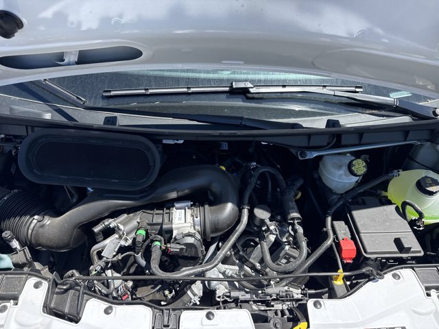 Vehicle image 9 of 31