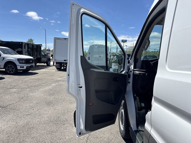 Vehicle image 10 of 31