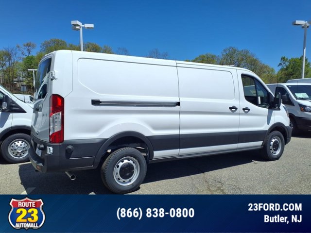 Vehicle image 4 of 10