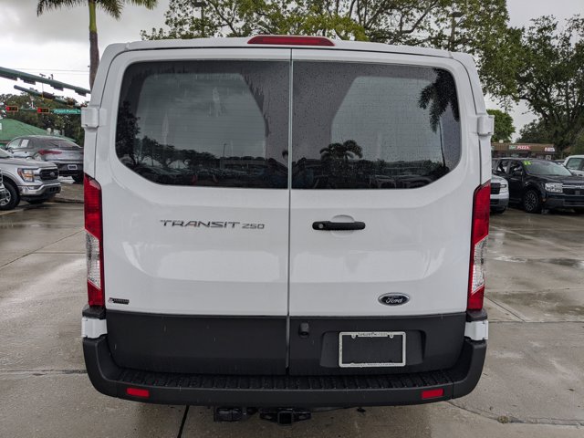 2025 Ford Transit Base Image 8 of 23