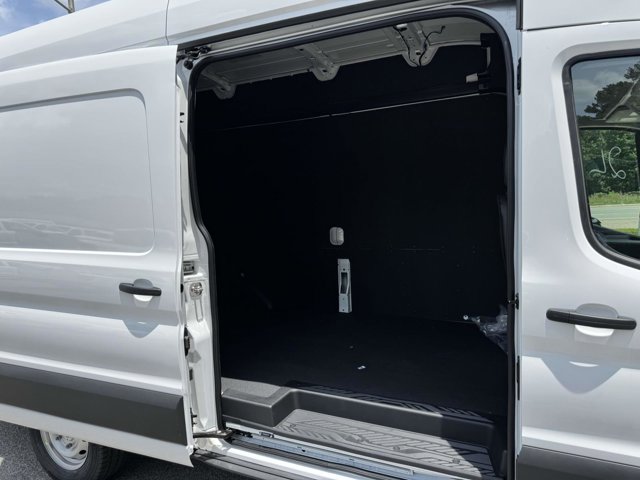 Vehicle image 20 of 33
