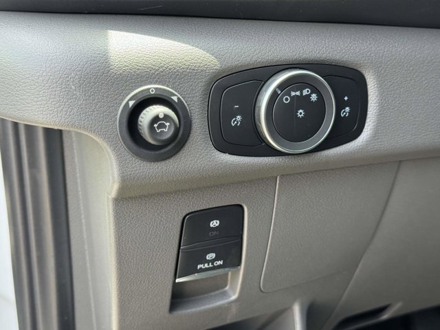 Vehicle image 13 of 33