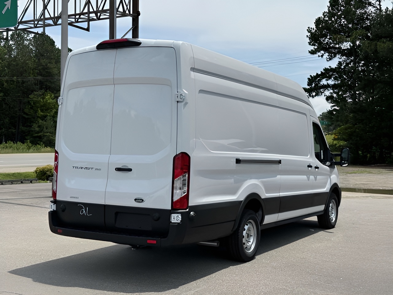 Vehicle image 31 of 33