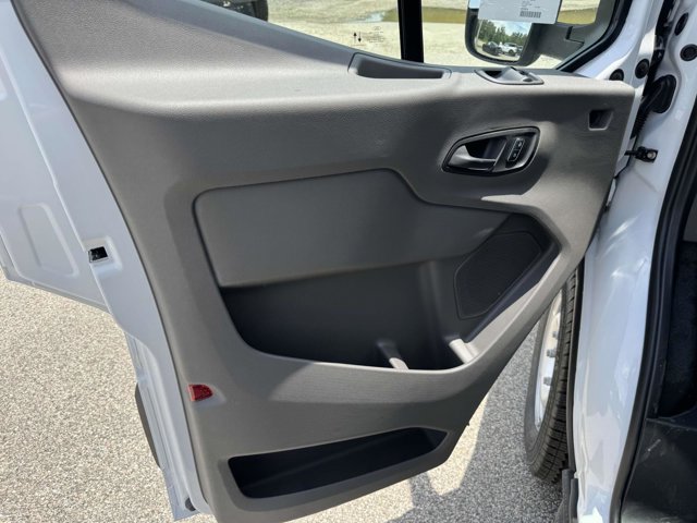 Vehicle image 22 of 33