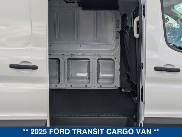 2025 Ford Transit Base Image 22 of 29