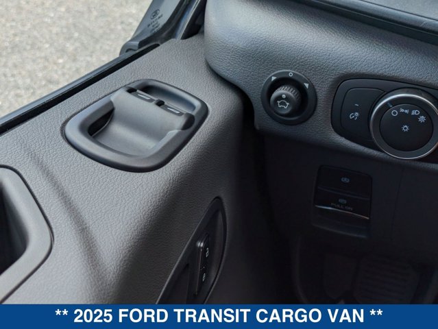 2025 Ford Transit Base Image 25 of 29