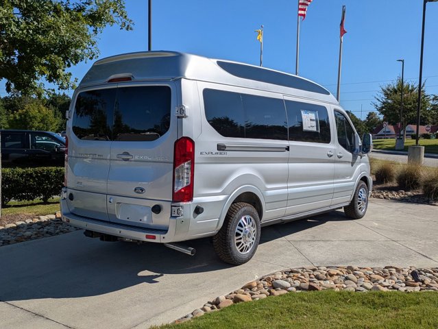 2025 Ford Transit Base Image 7 of 42