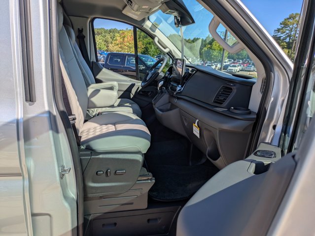 2025 Ford Transit Base Image 17 of 42
