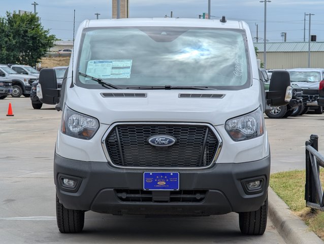 2025 Ford Transit Base Image 2 of 24