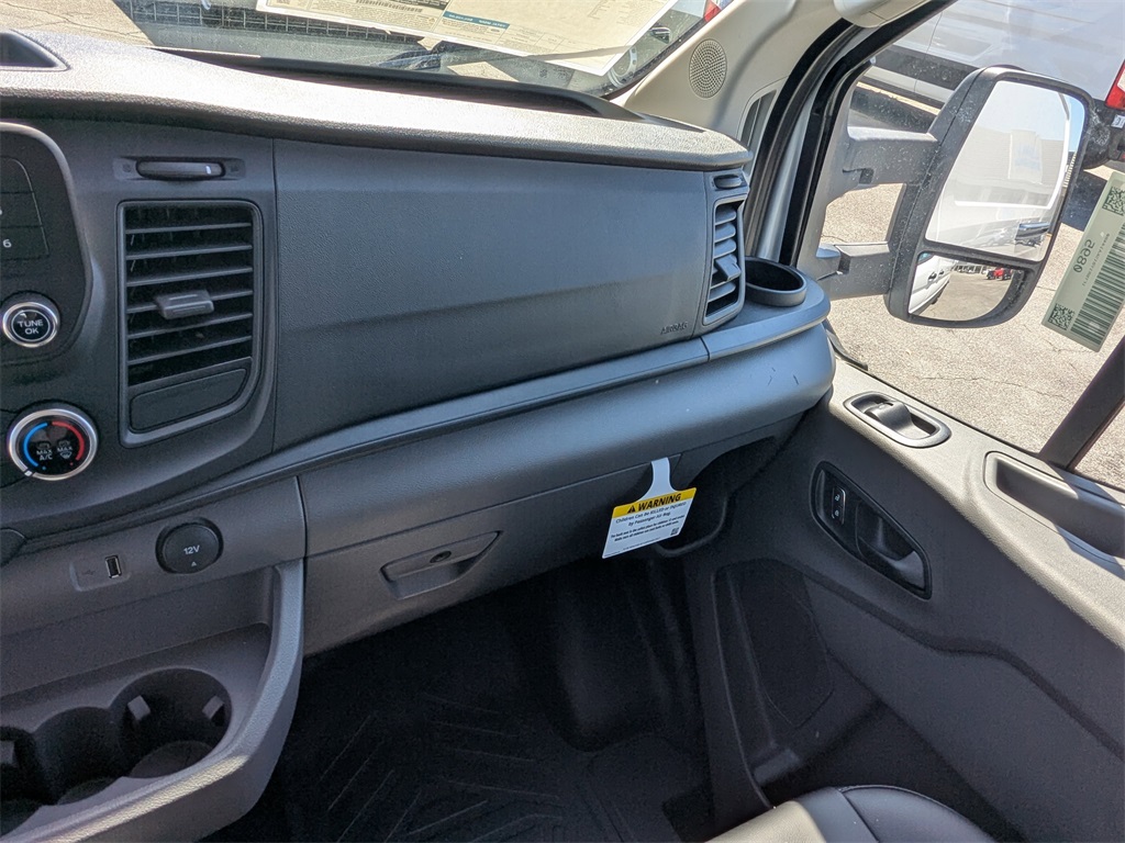 2025 Ford Transit Base Image 17 of 26