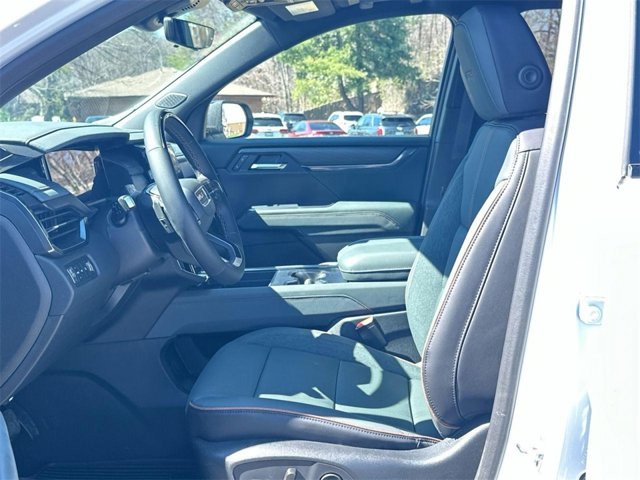 Vehicle image 10 of 26