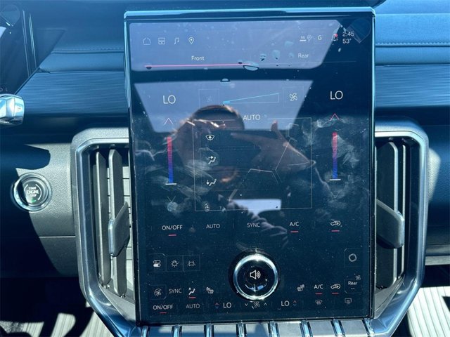 Vehicle image 18 of 26
