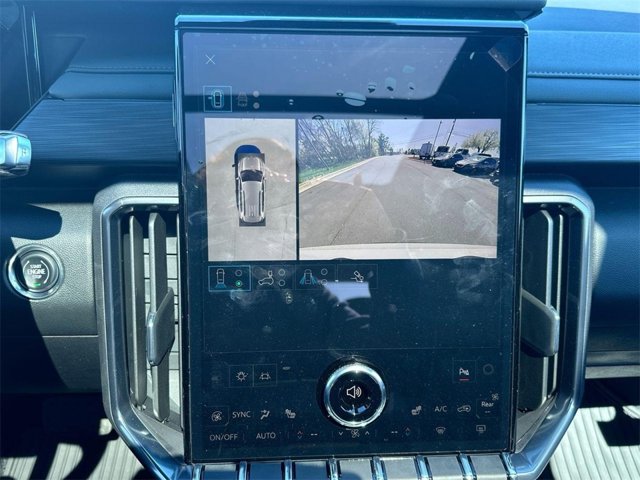 Vehicle image 16 of 26